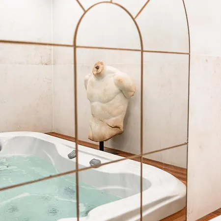 Jacuzzi & Sauna - Or Norme By Le Douze - Motel para Casais