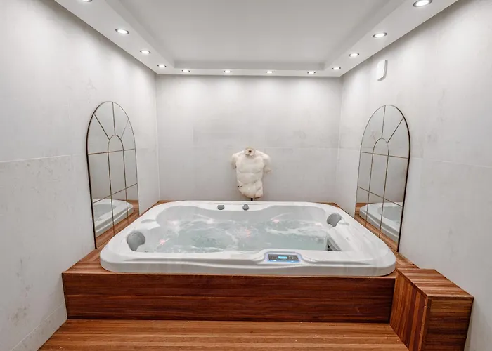 Отель для свиданий Jacuzzi & Sauna Privatifs - - Or Norme By Le Douze Париж