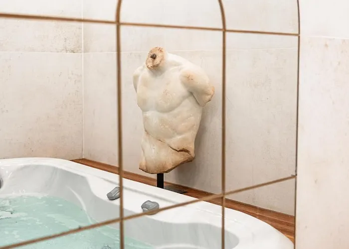 Jacuzzi & Sauna - Or Norme By Le Douze - Ξενοδοχείο ημιδιαμονής