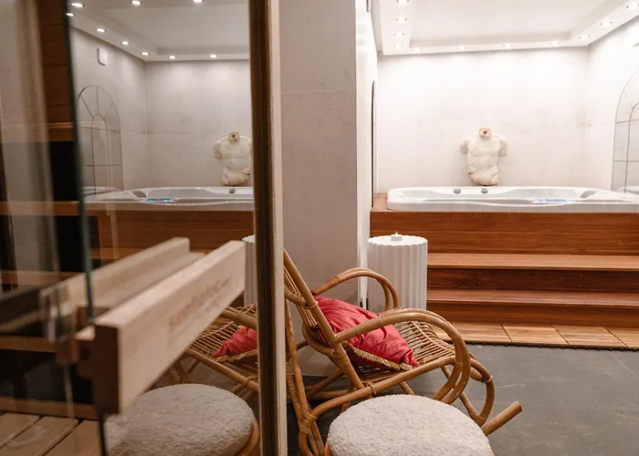 Jacuzzi & Sauna Privatifs - - Or Norme By Le Douze * Paris